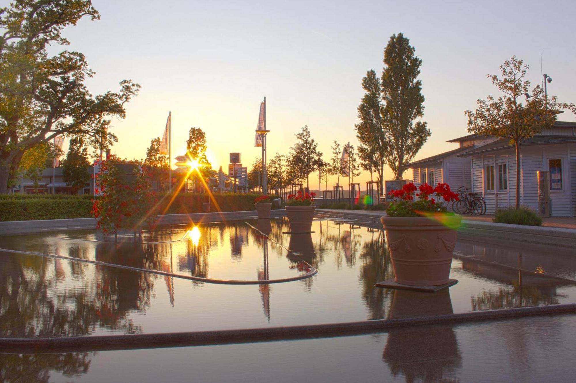 Fewo Mit Terrasse, Gratis Nutzung Vom Ahoi Erlebnisbad Und Sauna In Sellin - Haus Blick Zur See Fewo 13 Goehren (Ruegen) Exterior foto